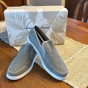 Tommy Bahama Acklins (Relaxology) Men's Gray Loafers